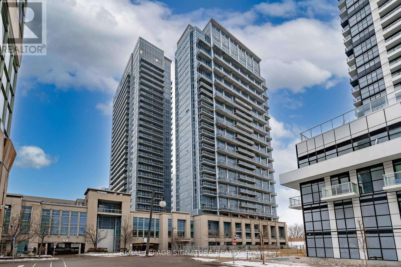 Property Photo:  155 Legion Road North 1511  ON M8Y 0A7 