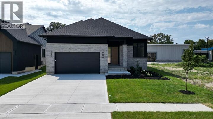 2060 Marion Avenue — photo 1