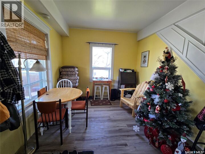 Property Photo:  41 7th Avenue NE  SK S9H 2N2 