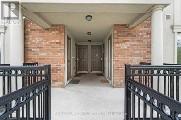 Property Photo:  17 Coneflower Crescent 218  ON M2R 0A5 