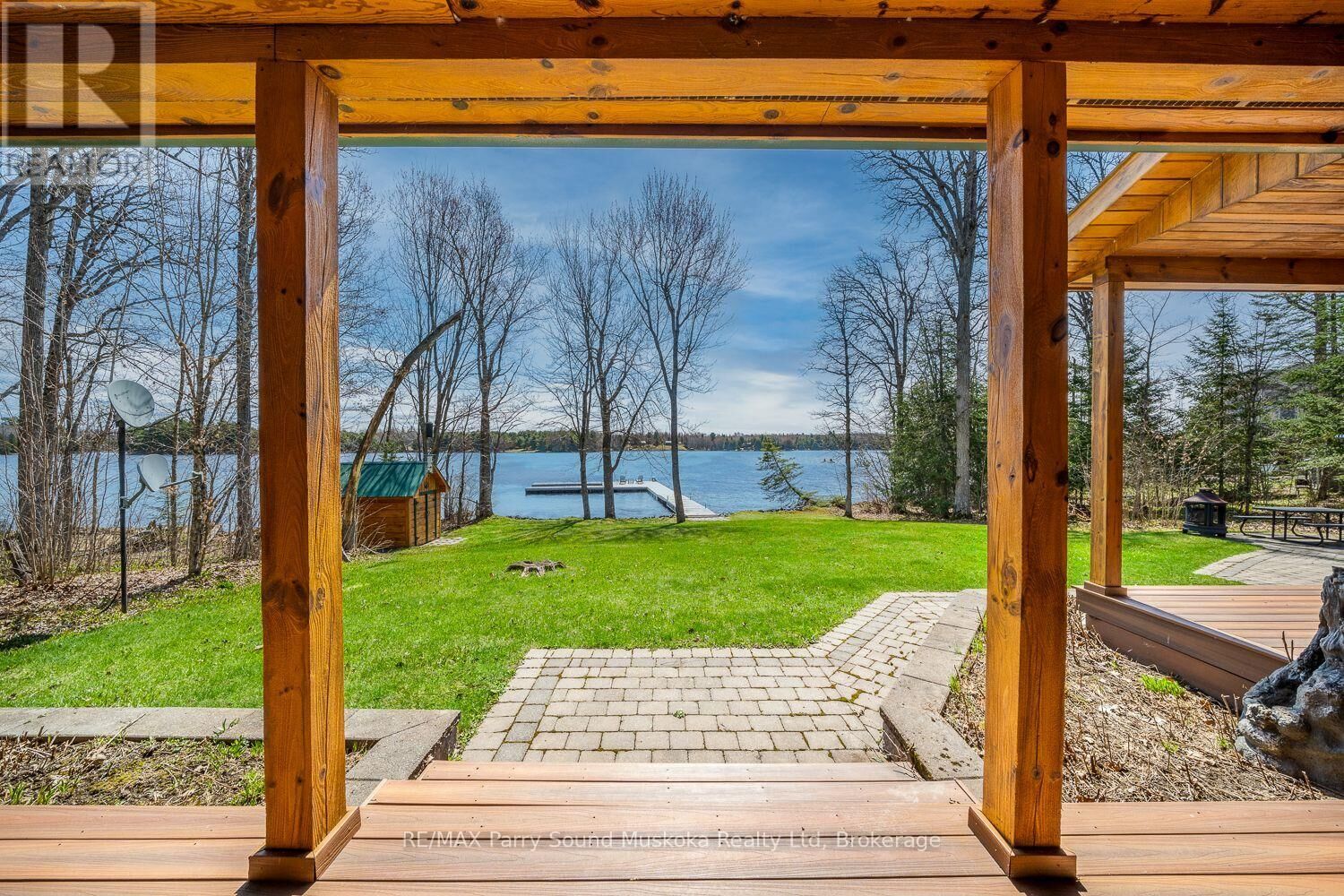 Property Photo:  48 Wendy'S Lane  ON P2A 0B5 