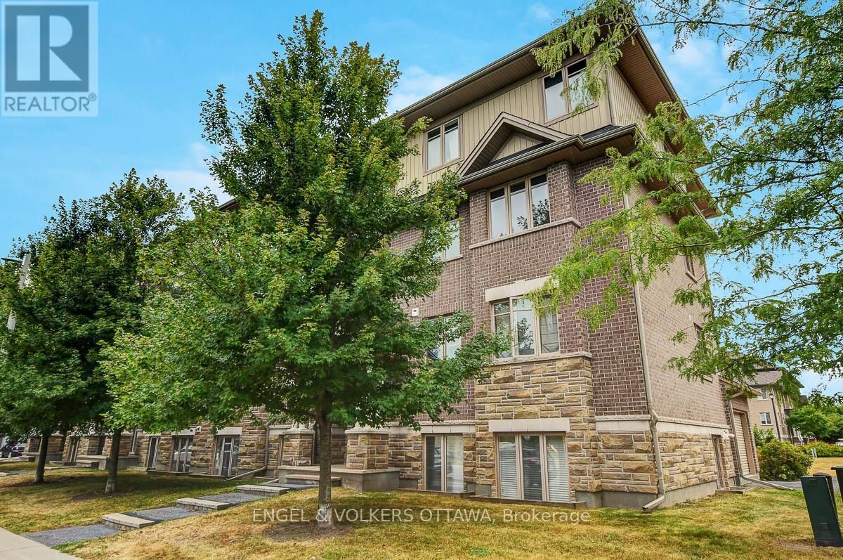 Property Photo:  188 Hornchurch Lane  ON K2J 2T3 