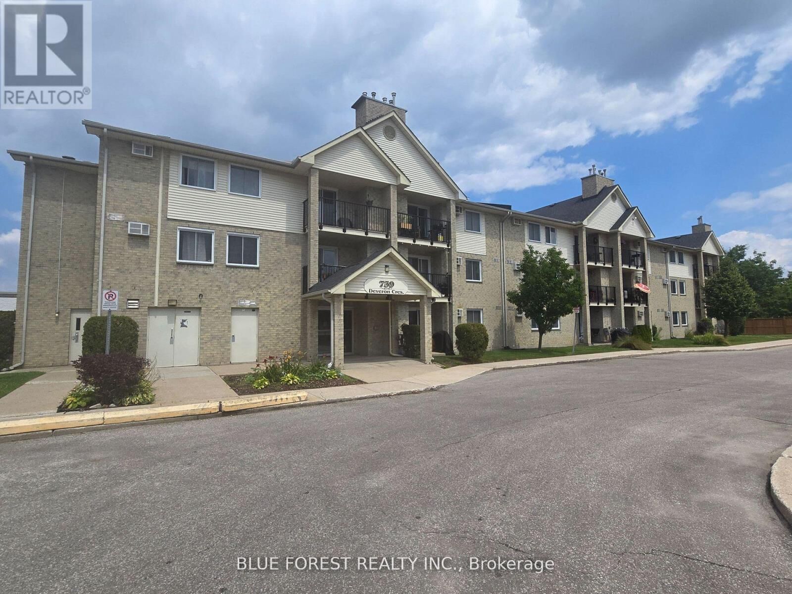 Property Photo:  739 Deveron Crescent 209  ON N5Z 4Y1 