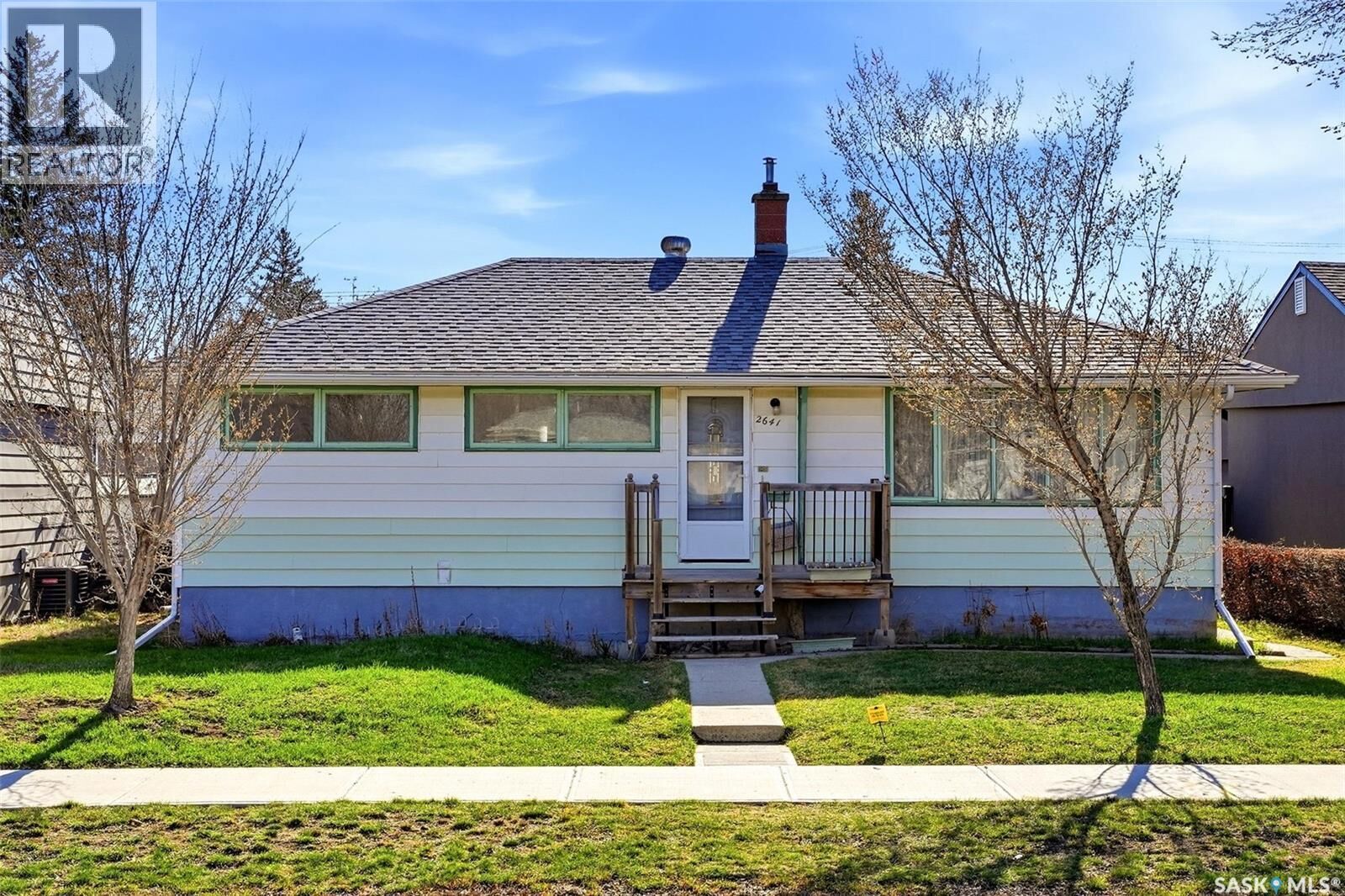 Property Photo:  2641 Park Street  SK S4N 2H3 
