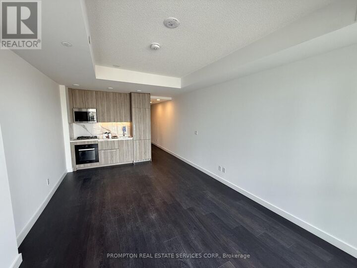 Property Photo:  75 Billes Heights 810  ON M2K 0J8 