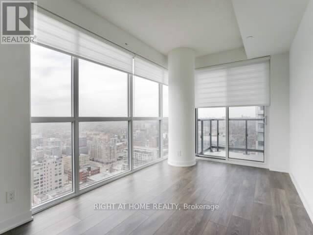 Property Photo:  87 Peter Street 3106  ON M5V 0P1 