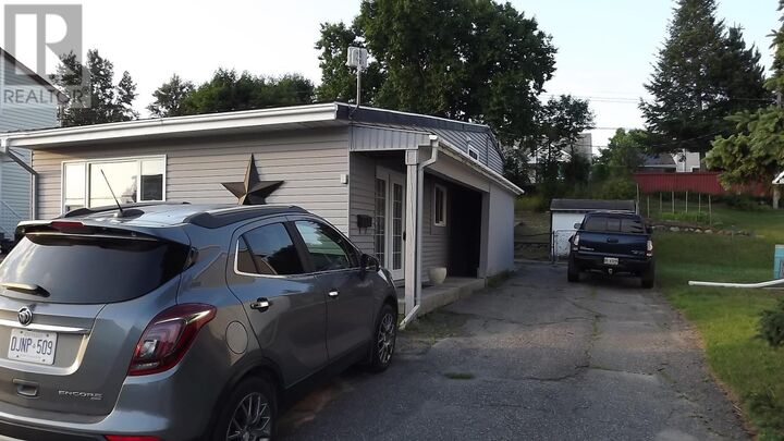 Property Photo: 107 Hutchison Ave ON P5A 1W9