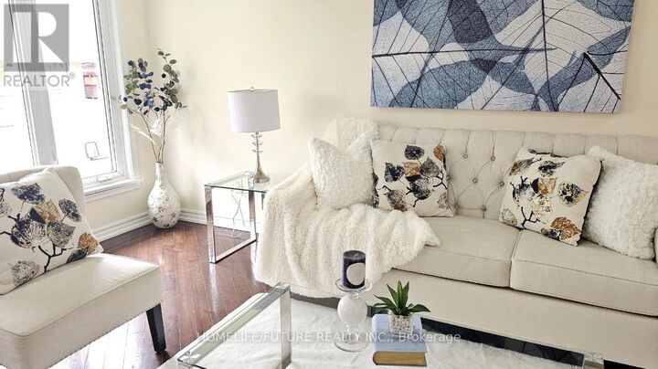 Property Photo:  9 Faraday Drive  ON M1H 2R9 