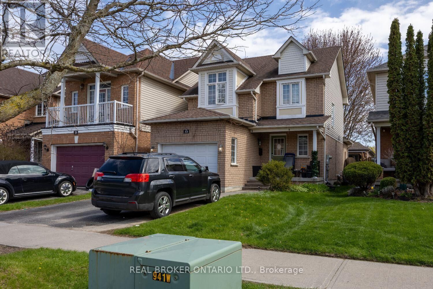 Property Photo:  43 Madden Place  ON L1C 5K3 