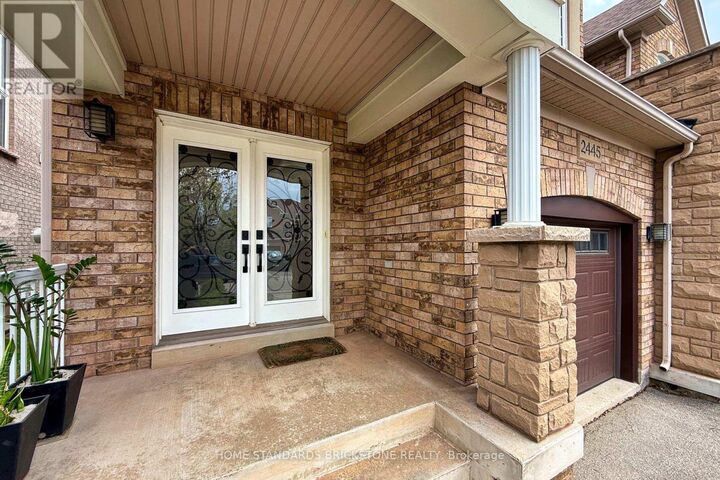 Property Photo:  2445 Felhaber Crescent  ON L6H 7N8 