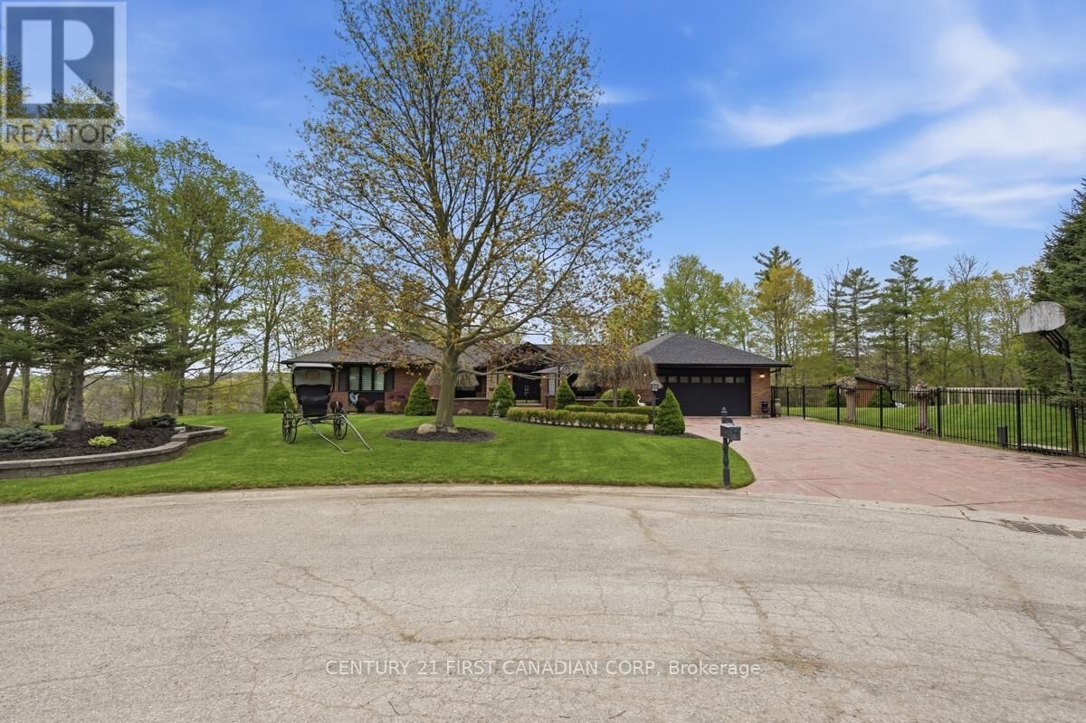 Property Photo:  2314 Lime Kiln Drive  ON N6K 4P6 