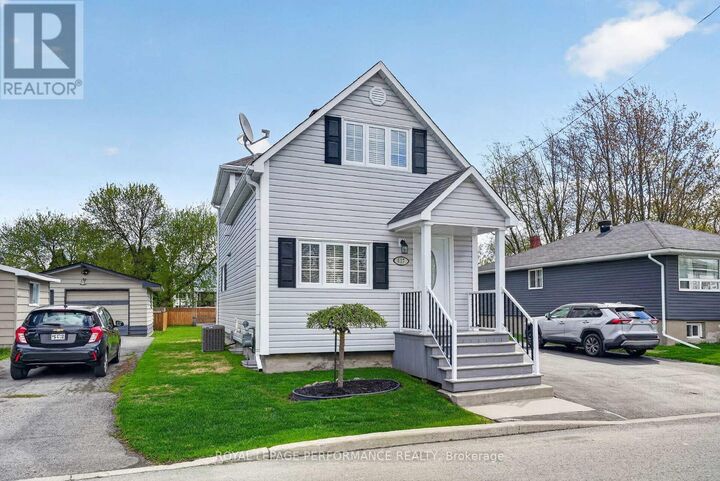 Property Photo:  617 Augustus Street  ON K6J 3X2 