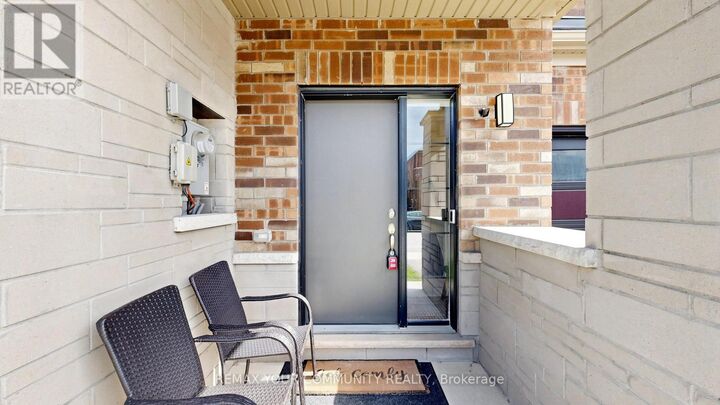 Property Photo:  63 Landolfi Way  ON L3Z 4L7 