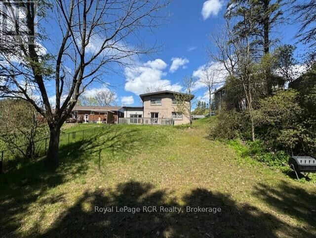 Property Photo:  49 7th Street  ON N4N 1G3 