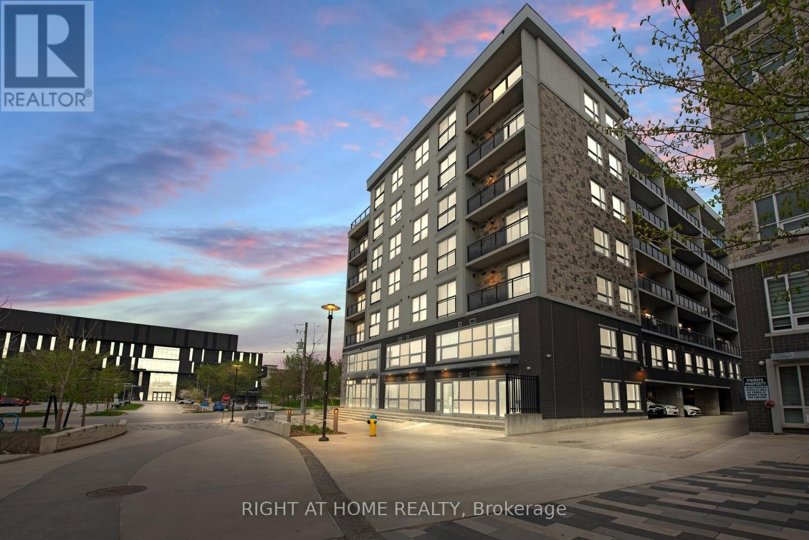 Property Photo:  275 Larch Street B415  ON N2L 3R2 