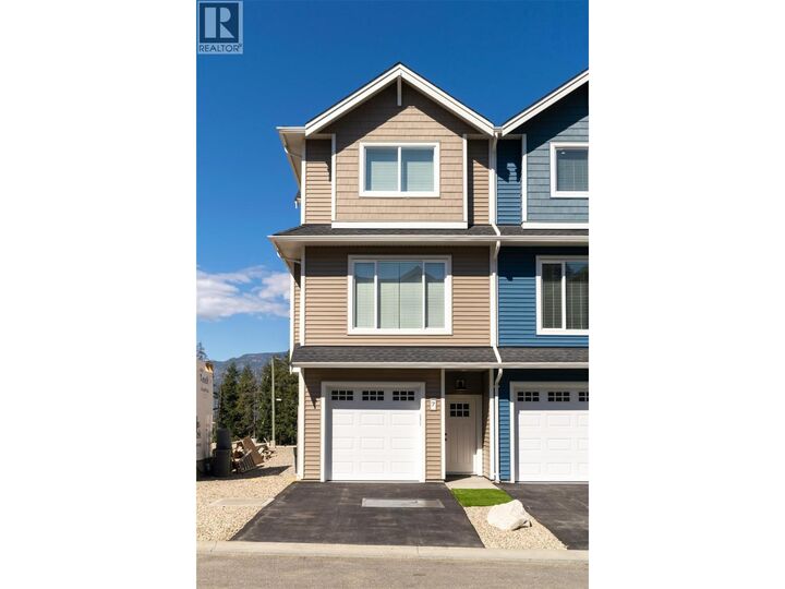 Property Photo:  1910 11 Avenue Northeast 7  BC V1E 2V5 