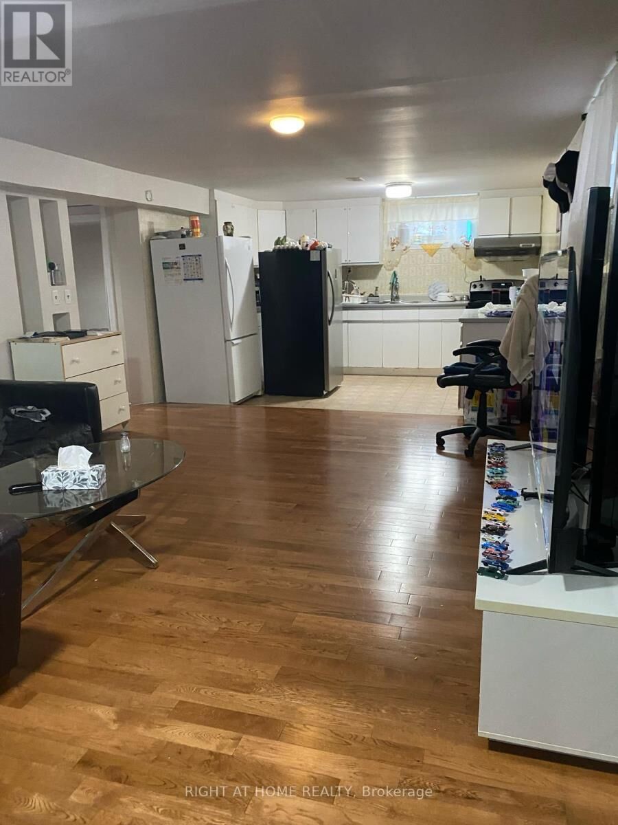 Property Photo:  22 Blue Haven Crescent  ON M9M 1W5 