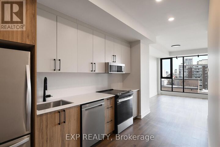 Property Photo:  331 Cooper Street 701  ON K2P 0G5 