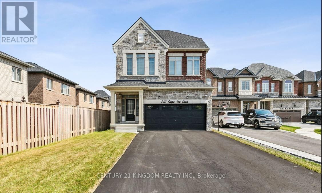 Property Photo:  2111 Castle Hill Court  ON L1X 1Y5 