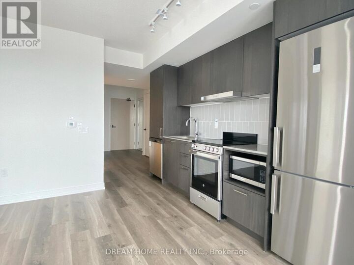 Property Photo:  195 Commerce Street 2711  ON L4K 0P9 