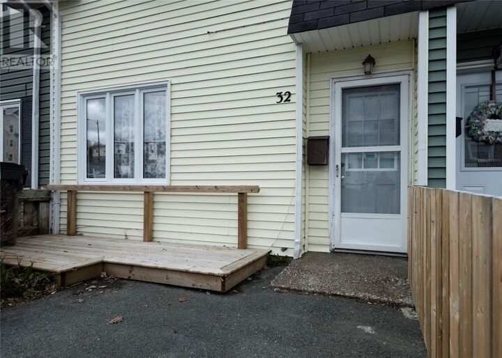 Property Photo:  32 Mooney Crescent  NL A1G 1K1 