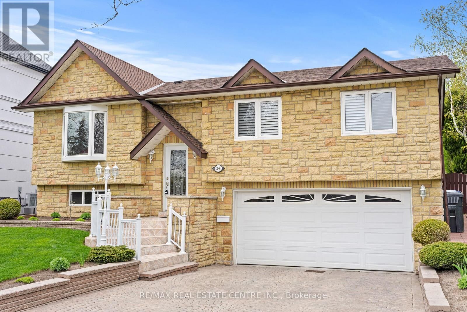 Property Photo:  24 Linkdale Road  ON L6V 2Y4 
