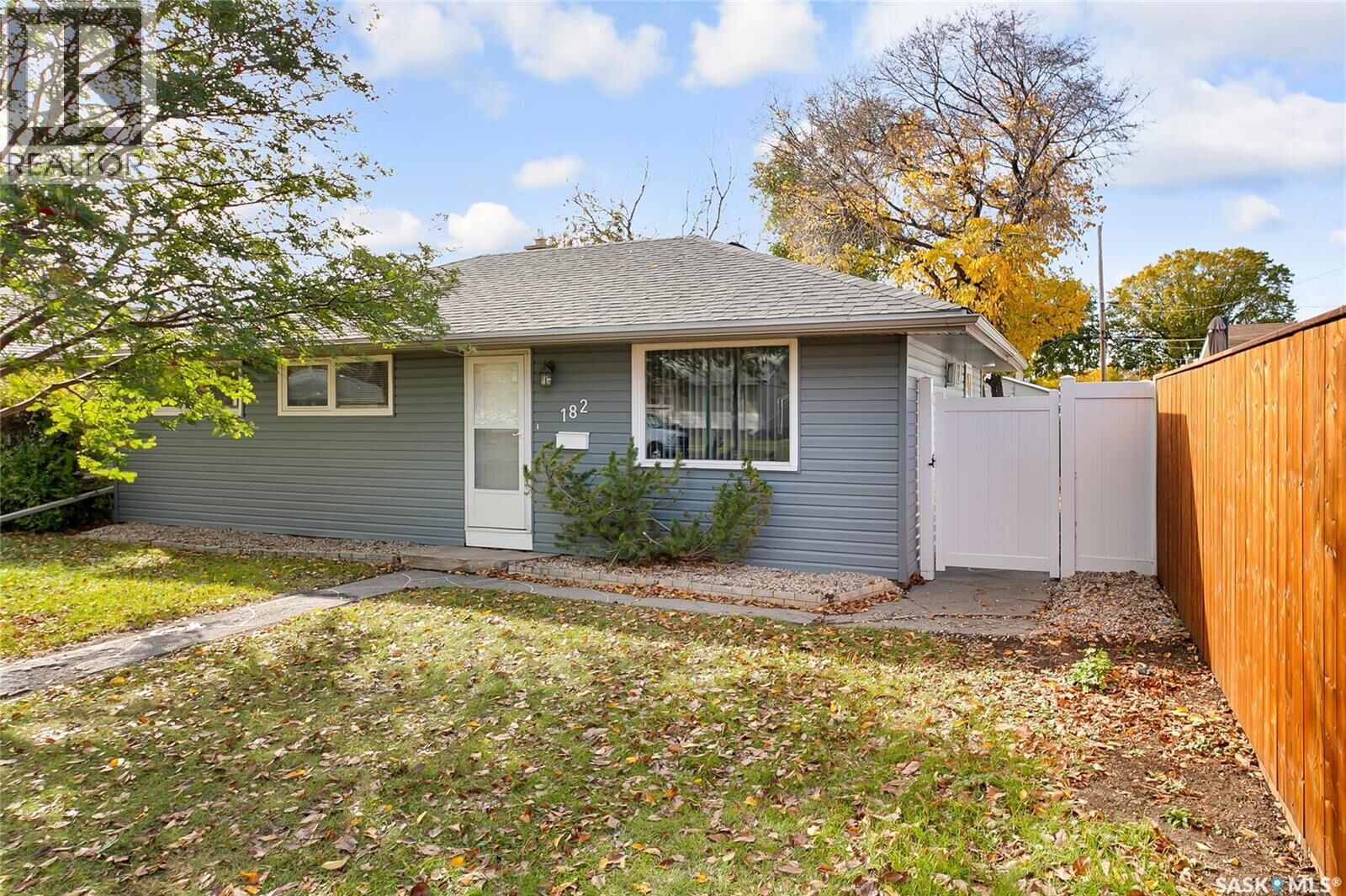 Property Photo:  182 Hamilton Street N  SK S4R 2Y7 