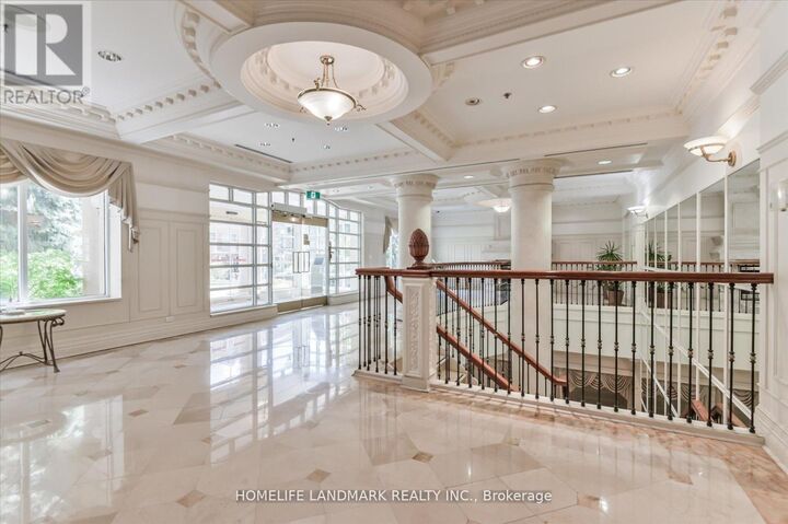 Property Photo:  18 Sommerset Way 206  ON M2N 6X5 