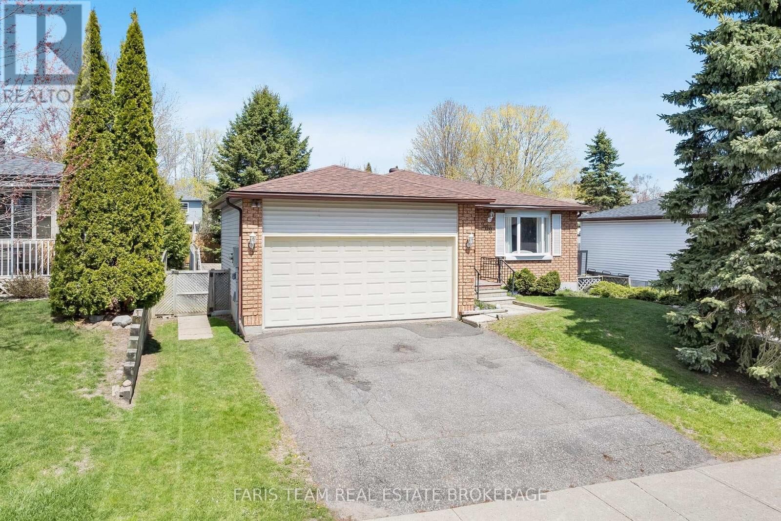 Property Photo:  308 Christine Drive  ON L4R 5A4 
