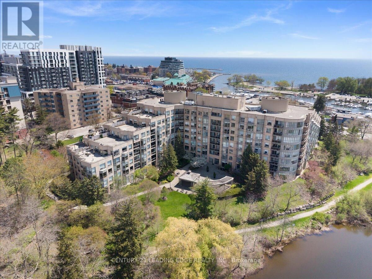 Property Photo:  2511 Lakeshore Road West 719  ON L6L 6L9 