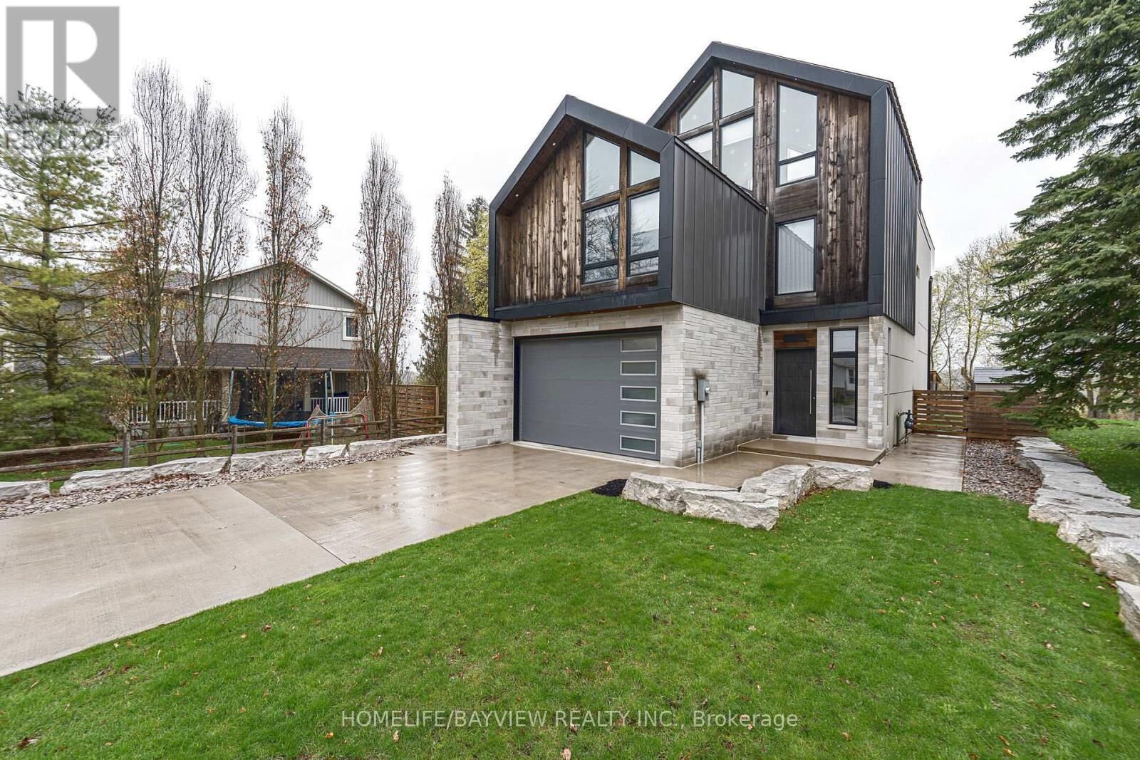 Property Photo:  16 Windsor Drive  ON L4A 7X3 