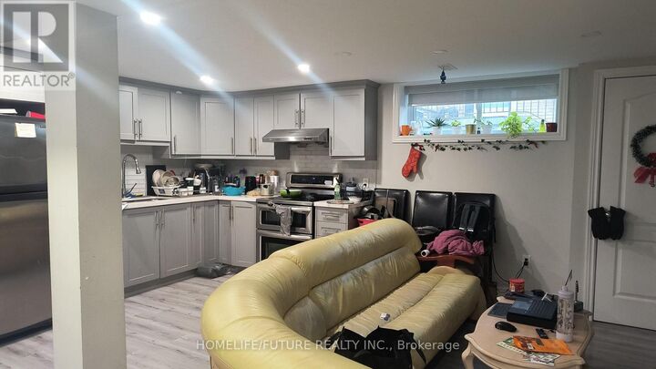 Property Photo:  17 Gander Drive Bsmt  ON M1G 2W3 