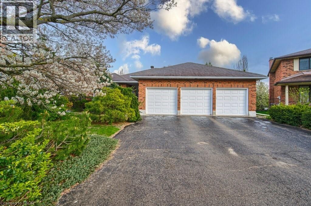 Property Photo:  247 Rolling Acres Court  ON N2A 3W5 