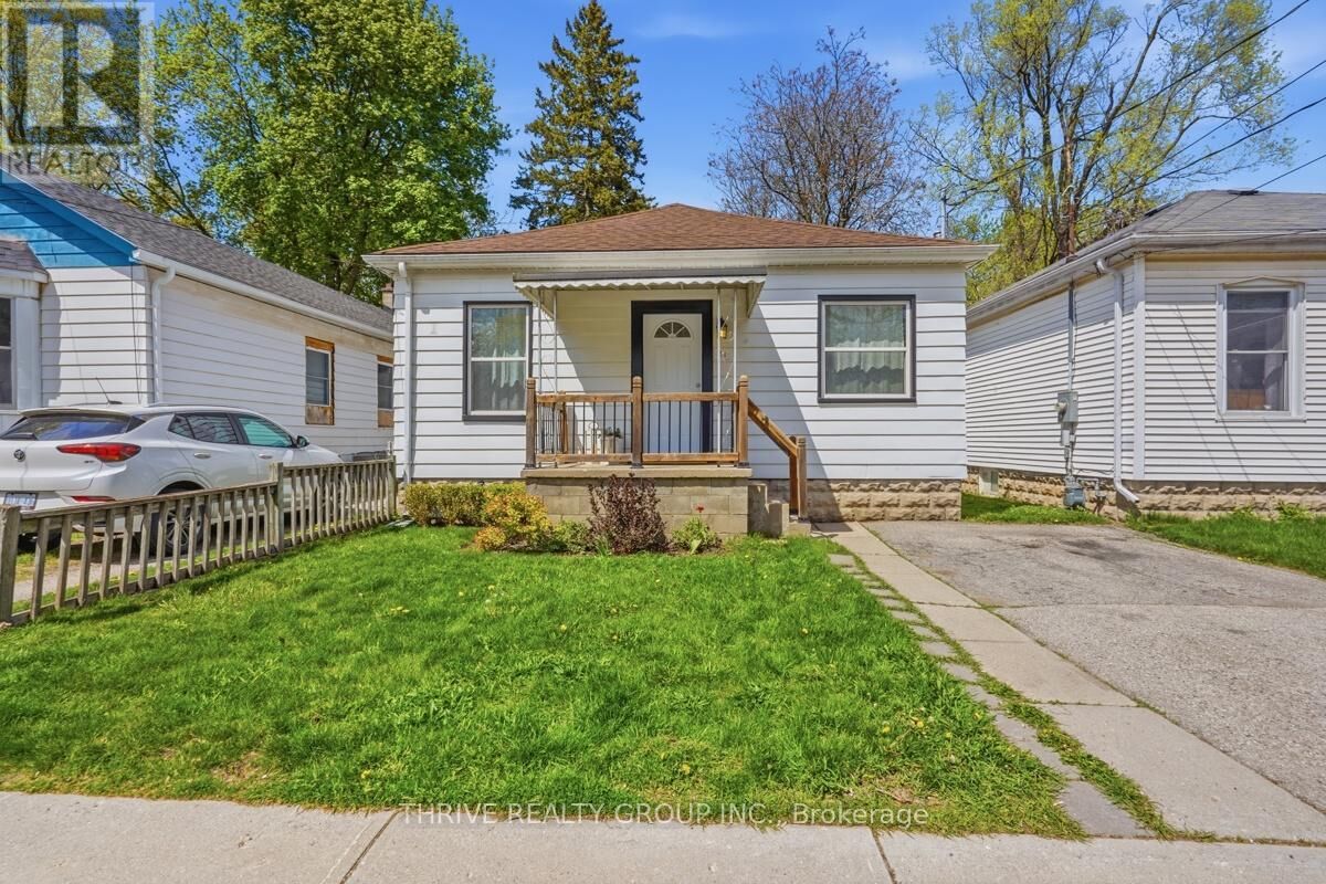Property Photo:  31 Blackfriars Street  ON N6H 1K5 