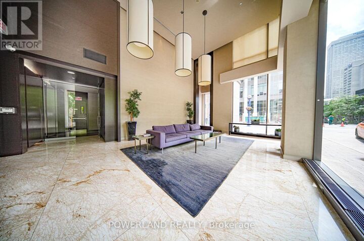 Property Photo:  18 Yorkville Avenue 317  ON M4W 3Y8 