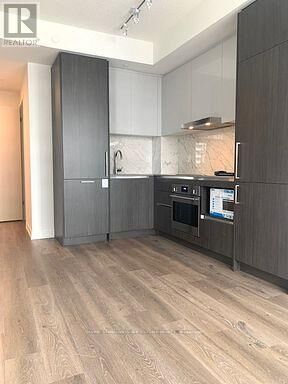 Property Photo:  225 Commerce Street 3901  ON L4K 0R1 