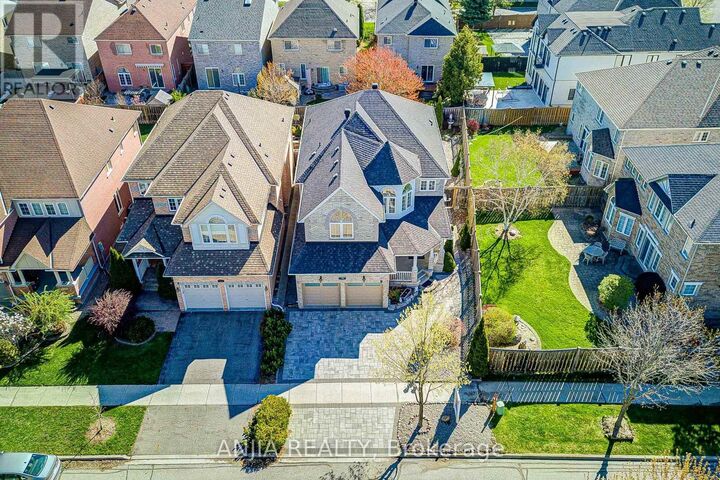 Property Photo:  78 Hollylane Drive  ON L6C 2J8 