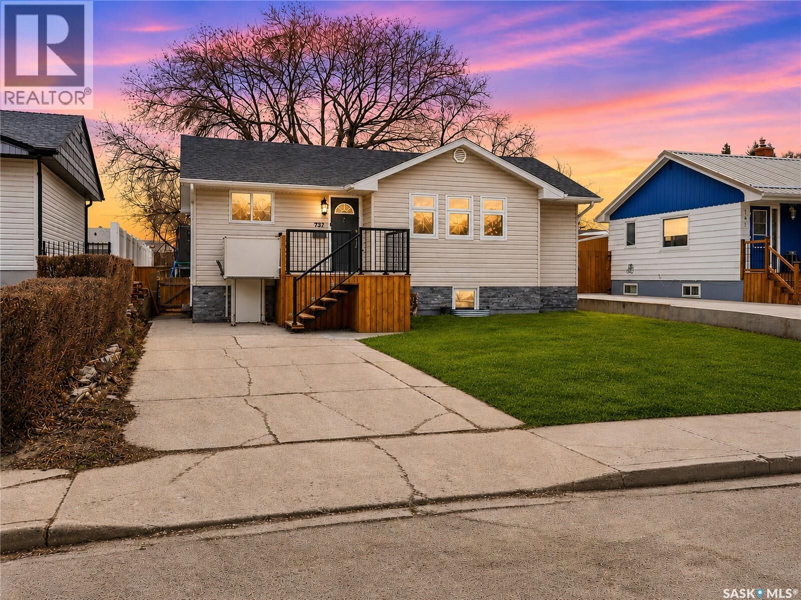 Property Photo:  737 Vaughan Street  SK S6H 5N4 