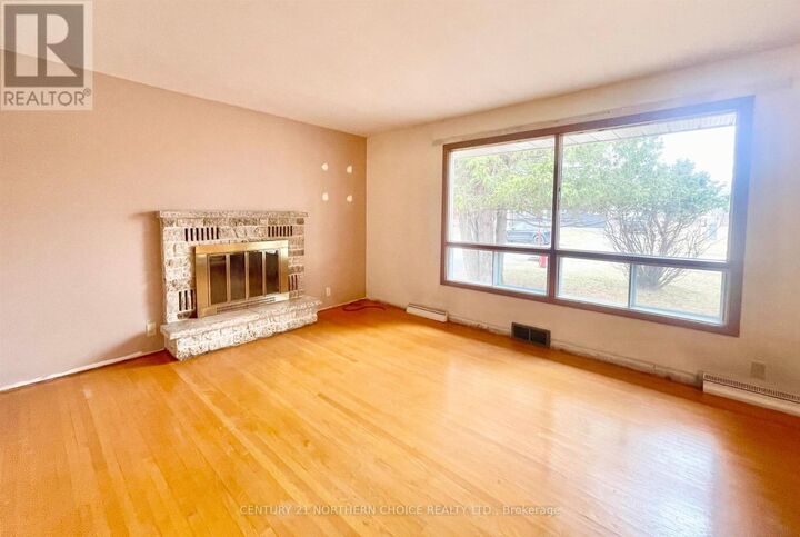 Property Photo: 45 Dingwall Parkway ON P8N 1T5