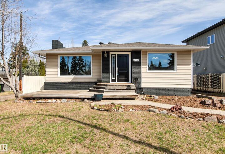 Property Photo:  14232 95 Avenue NW  AB T5N 0A5 