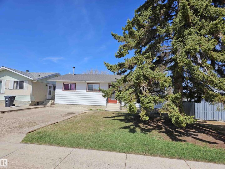 Property Photo:  4706 44 Avenue  AB T0A 3A3 