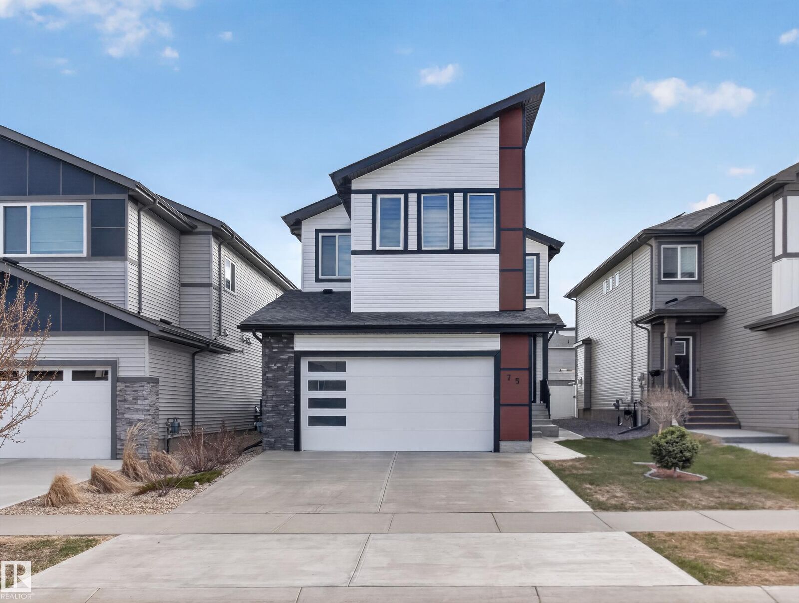 Property Photo:  75 Willow Link  AB T8L 0W8 