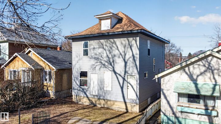 Property Photo:  11226 97 Street NW  AB T5G 1X1 