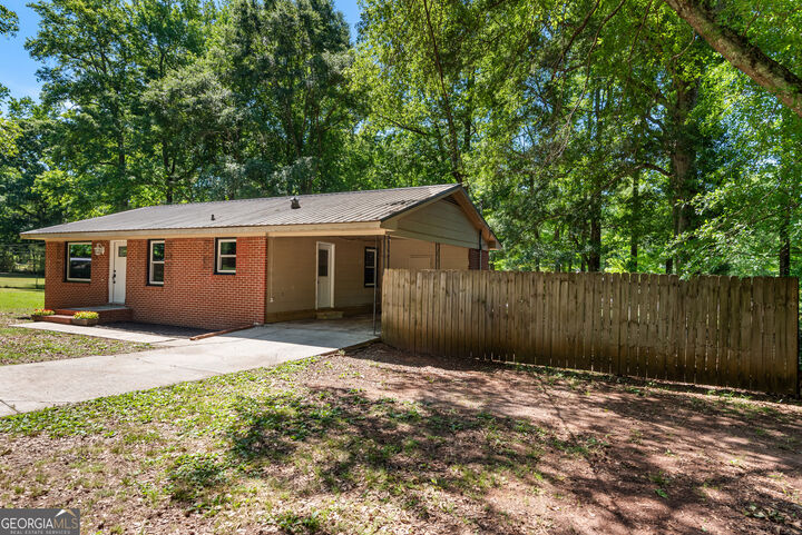 Property Photo:  257 Oakhill Drive  GA 30233 