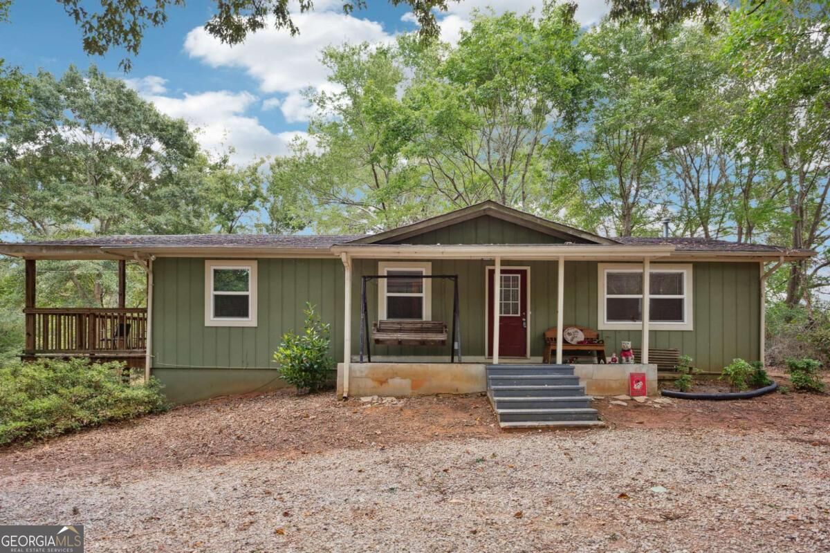 Property Photo: 260 Pettit Lane GA 30605