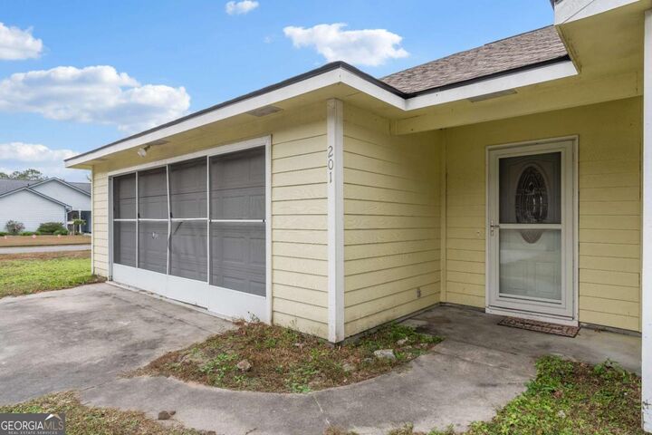 Property Photo:  201 Lake Wisteria Drive  GA 31548 