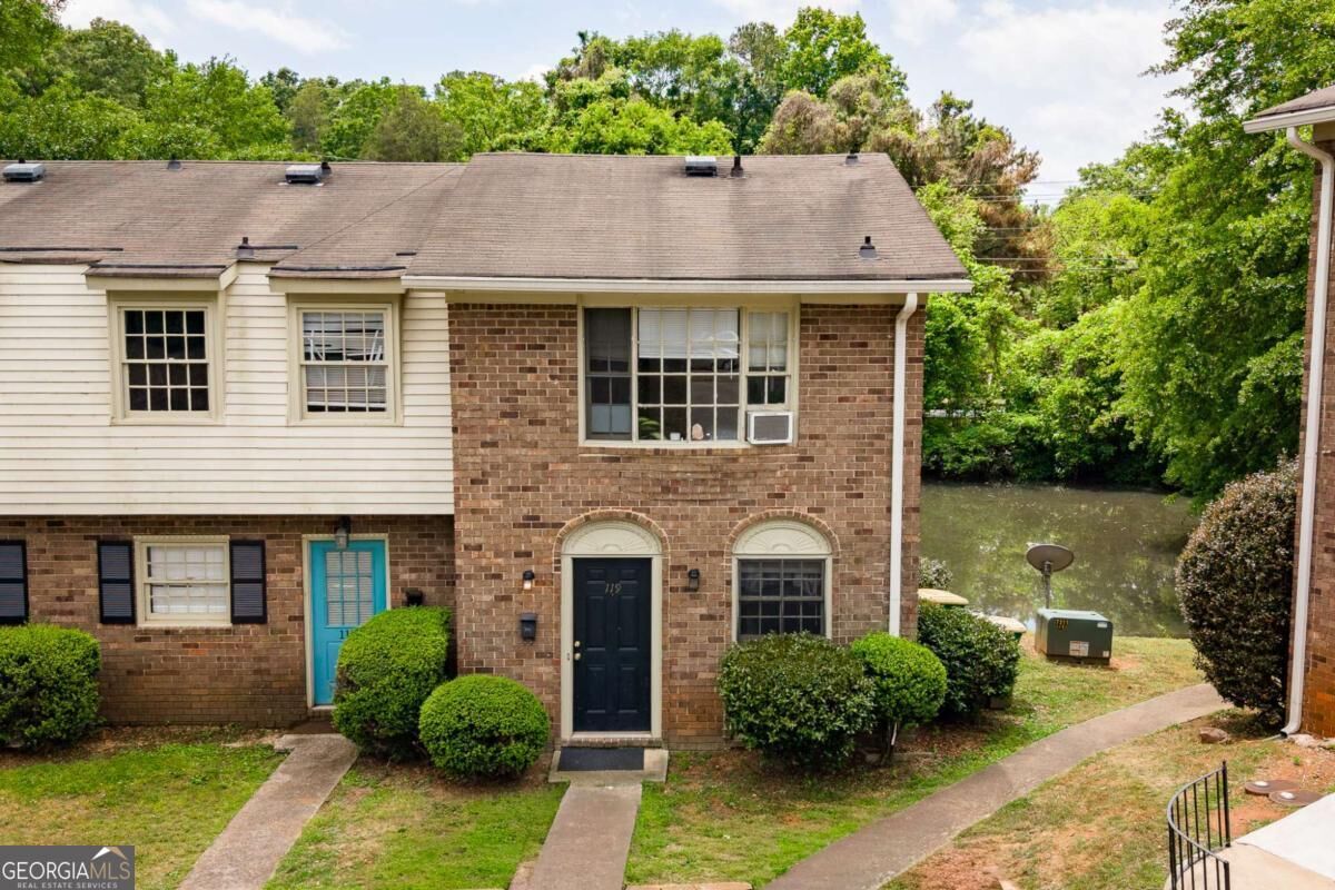 Property Photo:  119 Eaglewood Way  GA 30606 