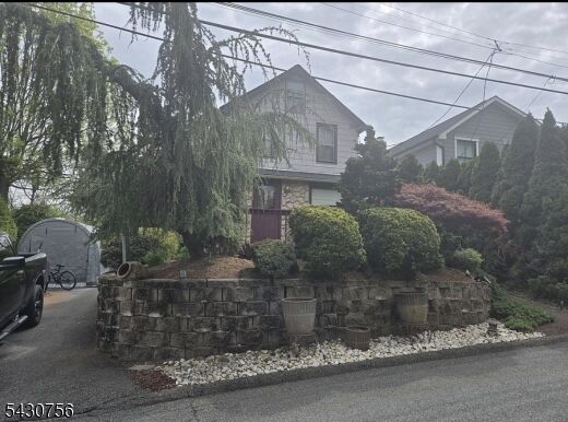 Property Photo:  4 Montville Ave  NJ 07045 