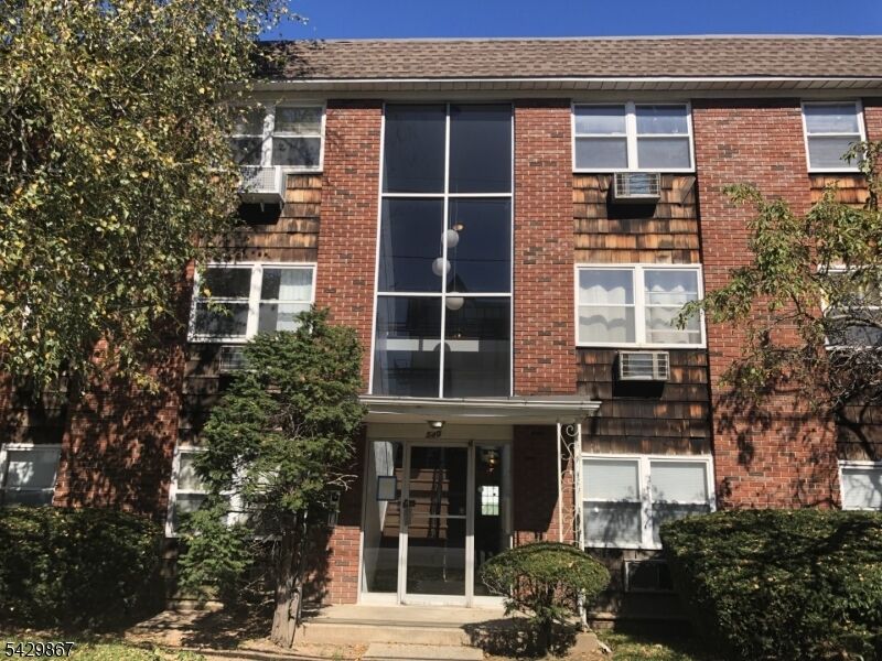 Property Photo:  538 Joralemon St 7  NJ 07109 
