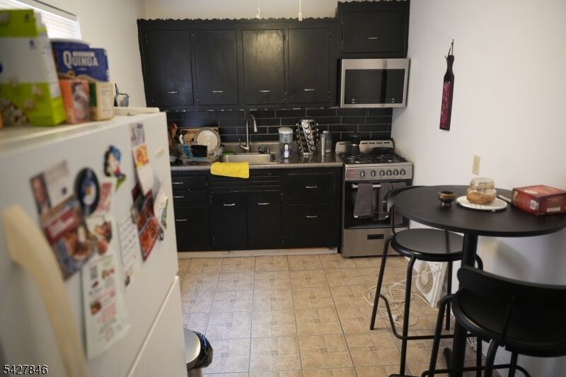 Property Photo:  59 Brighton Avenue 10  NJ 07109 